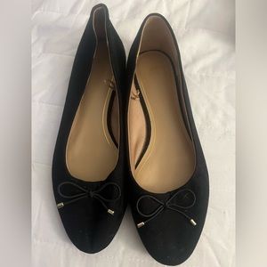 H&M black flats. Fits size 7